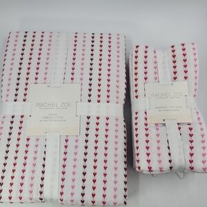Rachel Zoe Valentines Day Hearts  Tablecloth 60”x84” And 8 Napkins Cotton Blend
